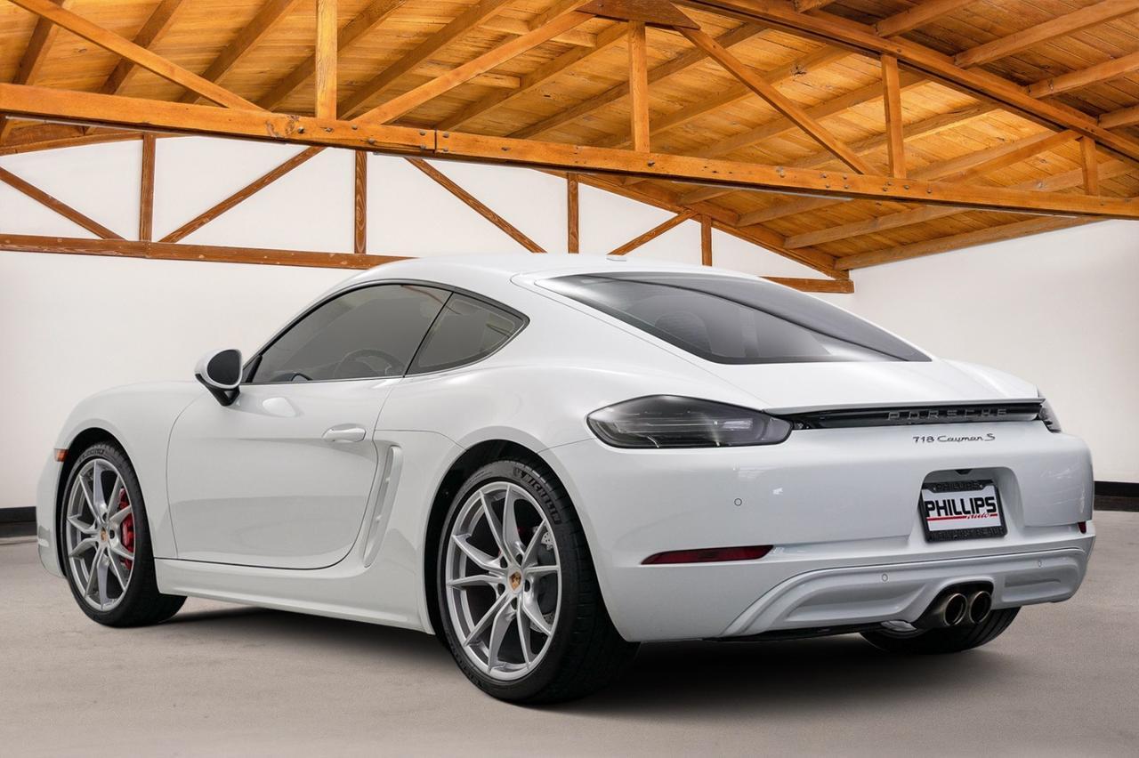 2019 Porsche Cayman S photo 3