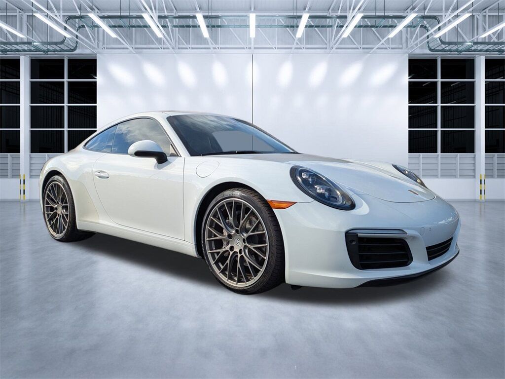 2019 Porsche 911 Carrera