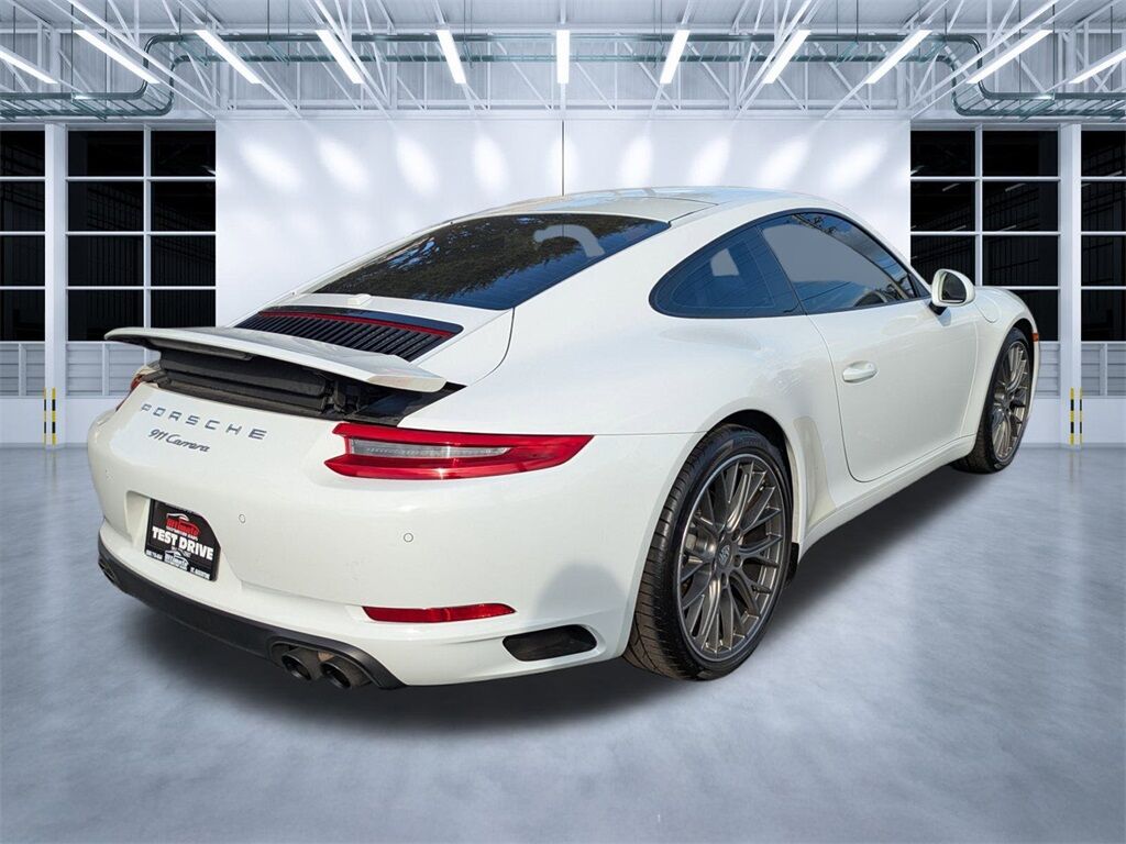 2019 Porsche 911 Carrera