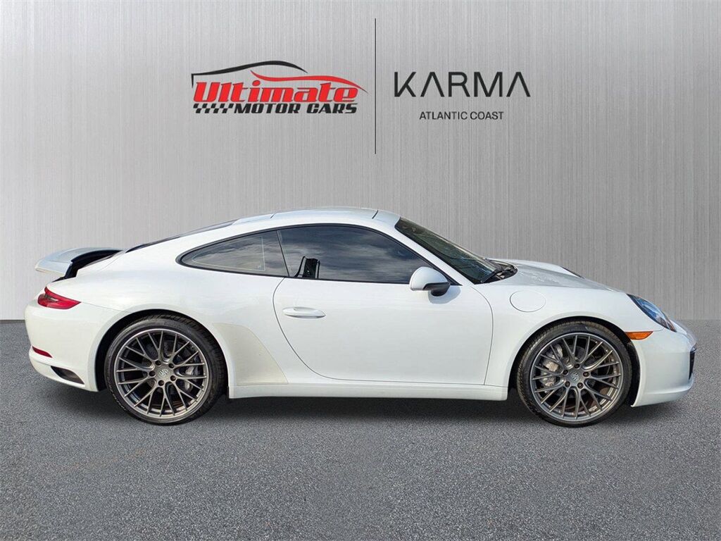 2019 Porsche 911 Carrera