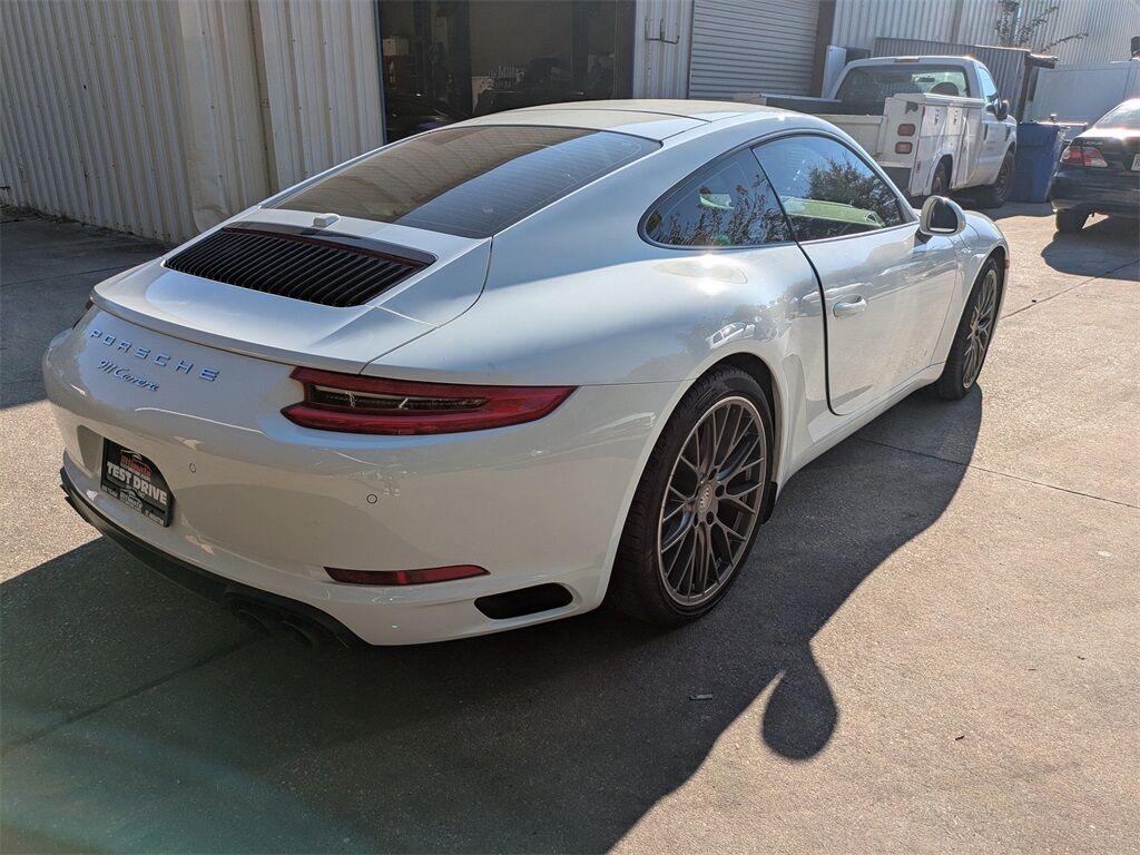 2019 Porsche 911 Carrera