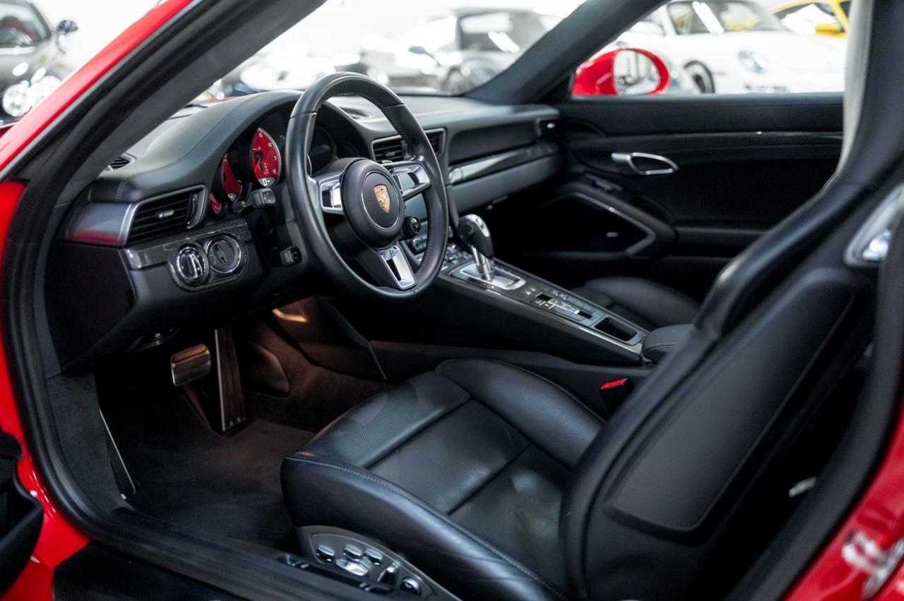 2019 Porsche 911 Turbo S