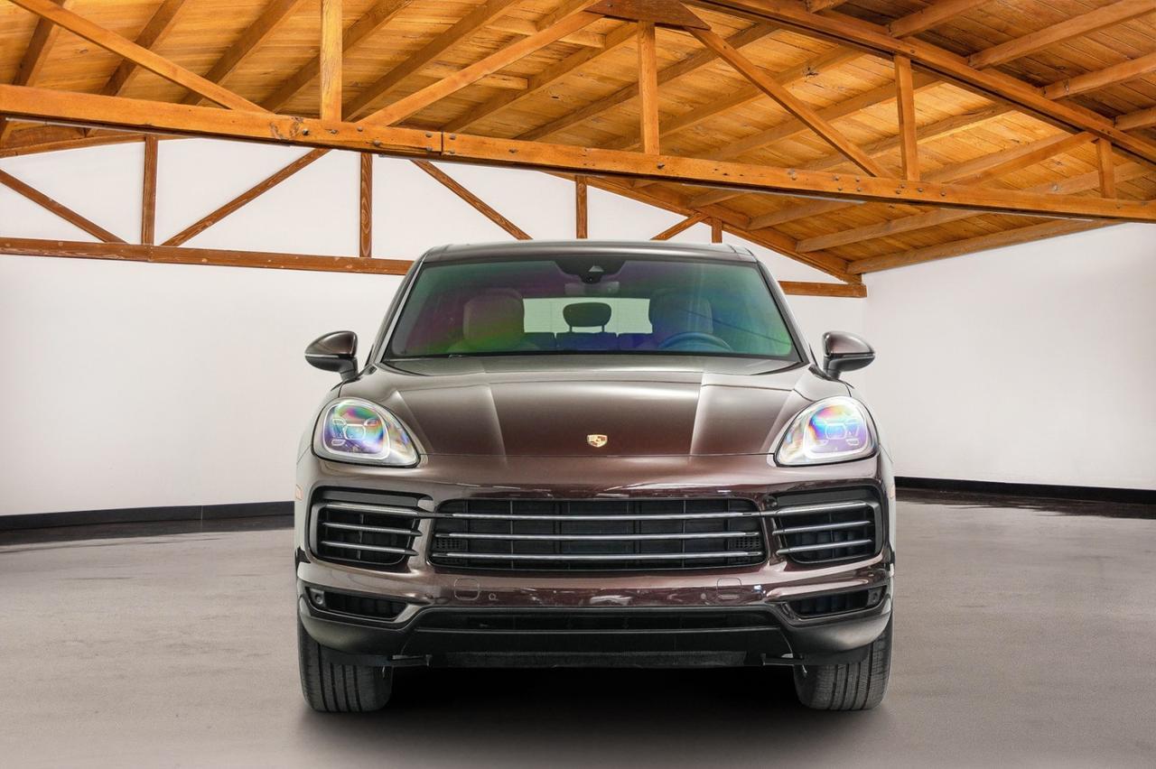 2019 Porsche Cayenne photo 2