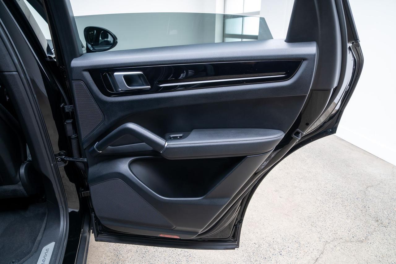 2019 Porsche Cayenne Heated Seats / Reverse Camera Portland OR