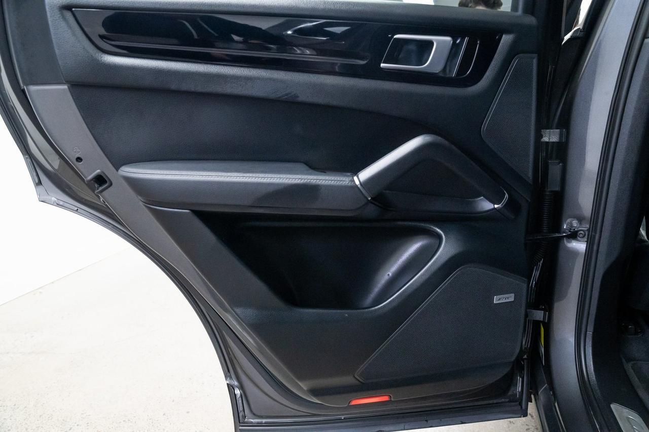 2019 Porsche Cayenne Premium Package Panoramic Roof Heated Seats Portland OR