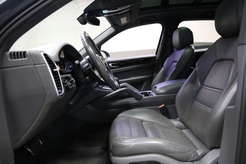 2019 Porsche Cayenne S Plainview NY