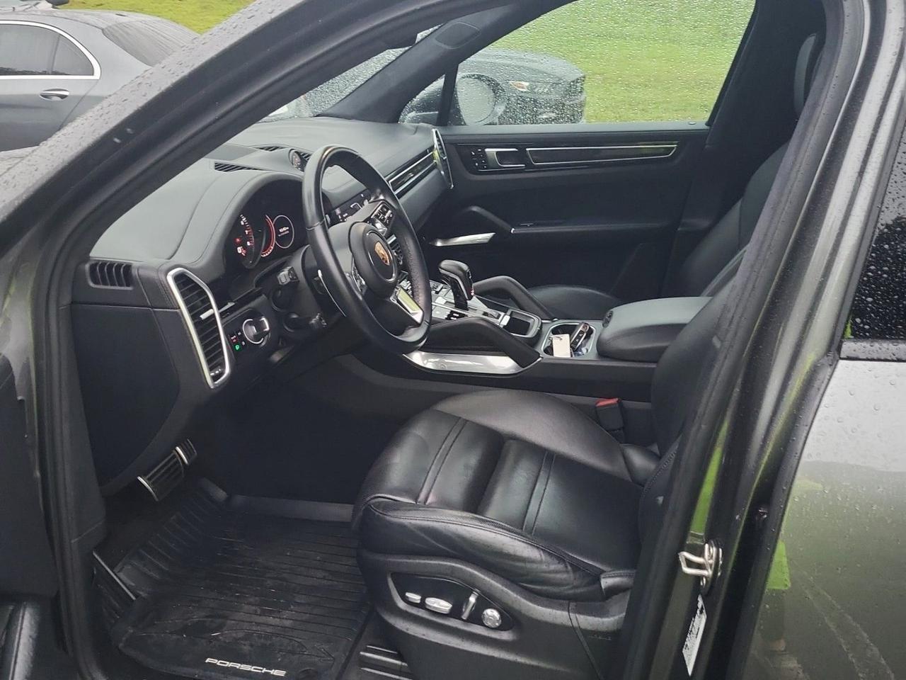 2019 Porsche Cayenne Turbo Burmester Sound / Carbon Ceramic Brakes Portland OR