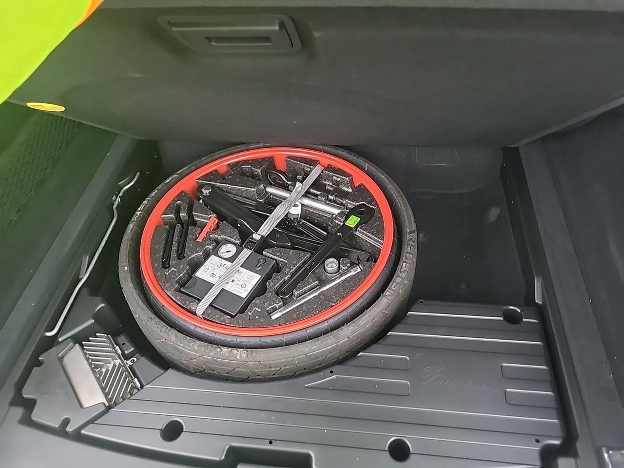 2019 Porsche Cayenne Turbo Burmester Sound / Carbon Ceramic Brakes Portland OR