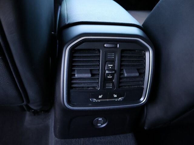 2019 Porsche Macan  Oshkosh WI 2019 Porsche Macan  Oshkosh WI