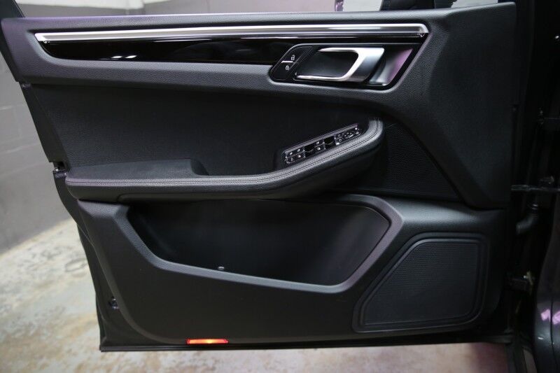 2019 Porsche Macan Plainview NY