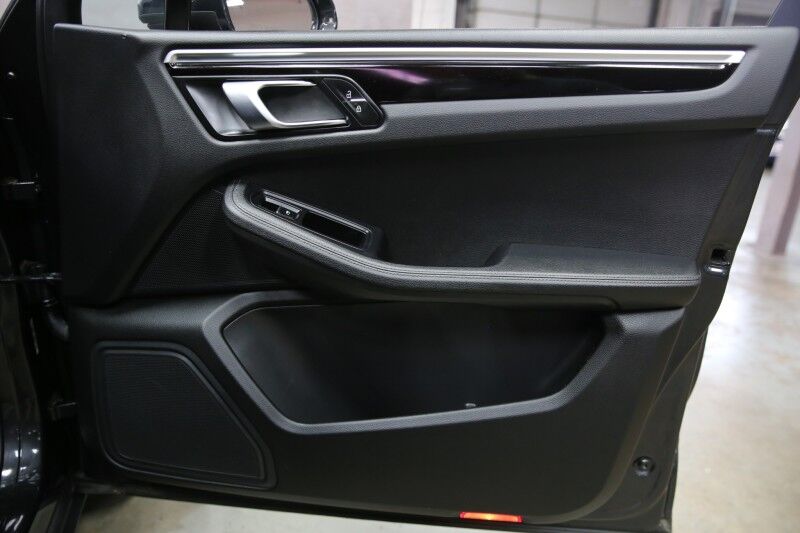 2019 Porsche Macan Plainview NY