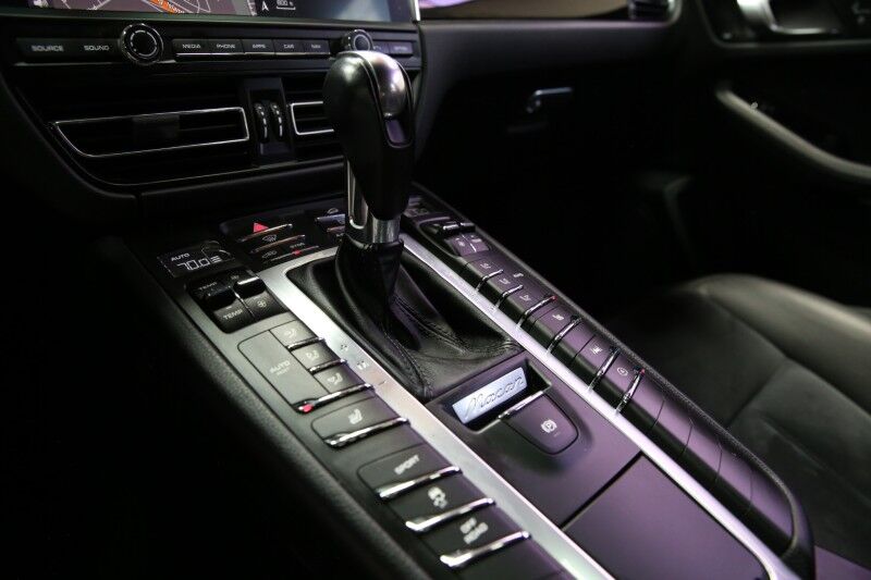 2019 Porsche Macan Plainview NY