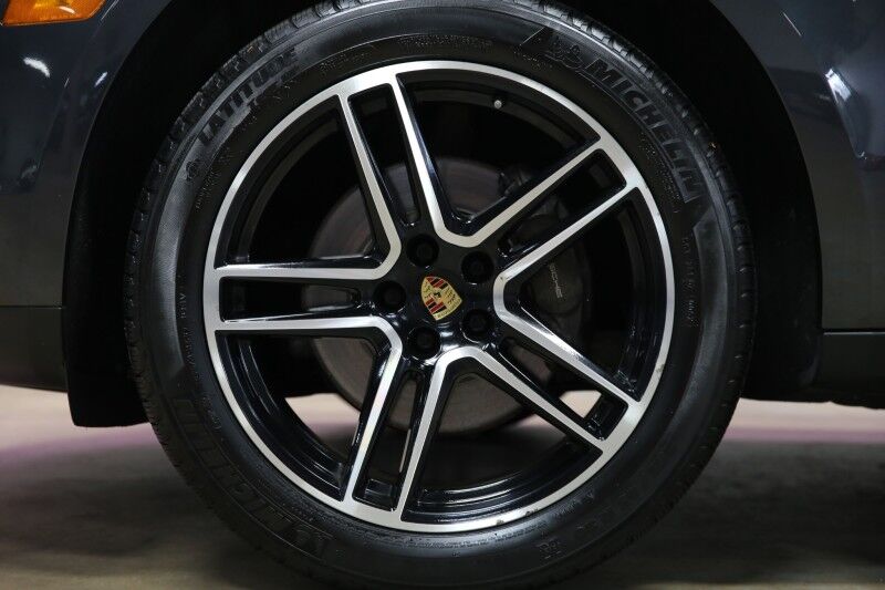 2019 Porsche Macan Plainview NY