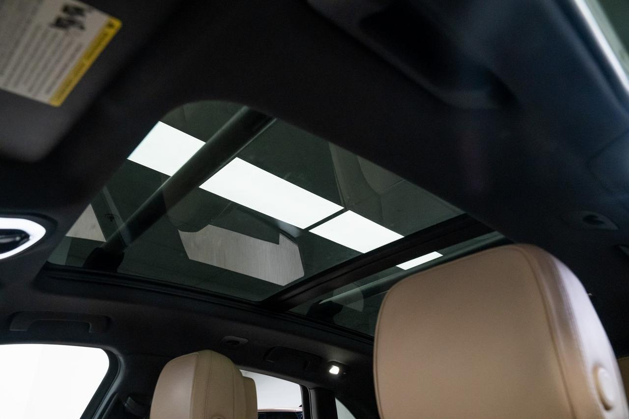 2019 Porsche Macan Premium Package Panoramic Roof Portland OR