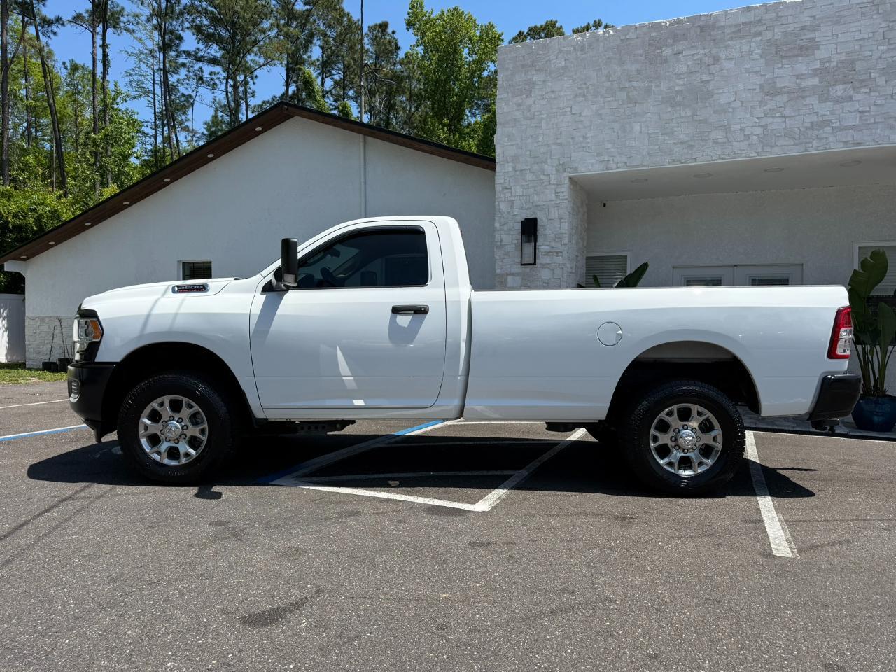 2019 RAM 2500 Tradesman 4x4 Reg Cab 8' Box