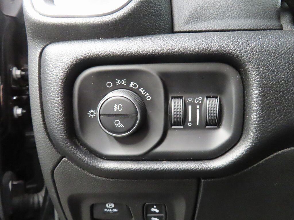 2019 Ram 1500 4x4 Crew Cab Big Horn Fond du Lac WI