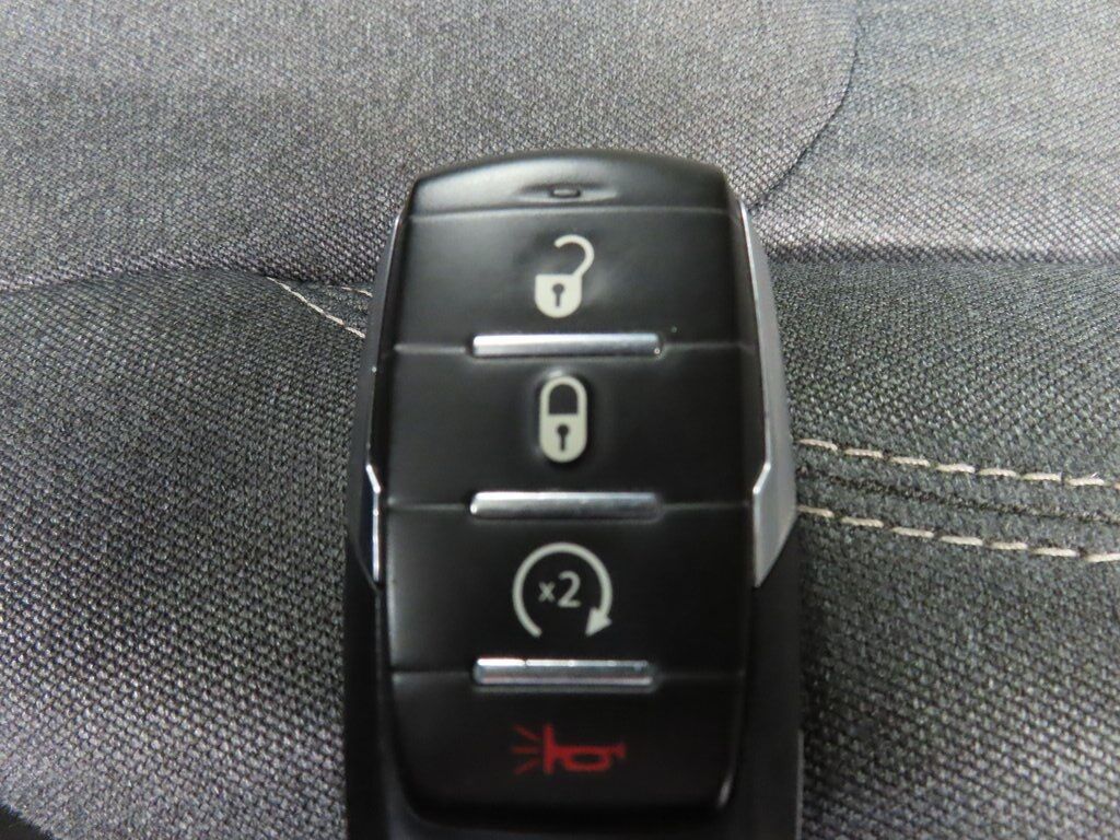 2019 Ram 1500 4x4 Crew Cab Big Horn Fond du Lac WI