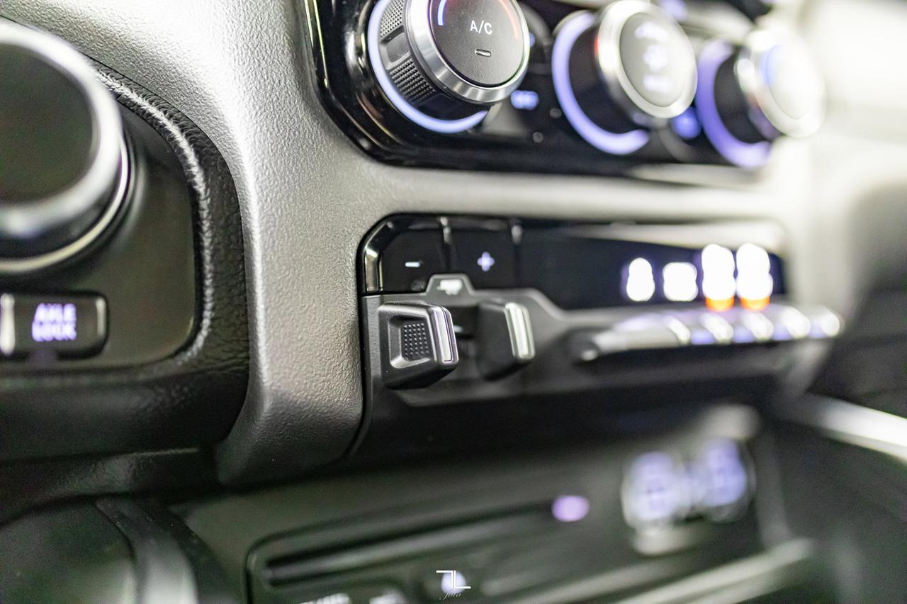 2019 Ram 1500 4x4 Crew Cab Big Horn Nav BCam Red Deer AB