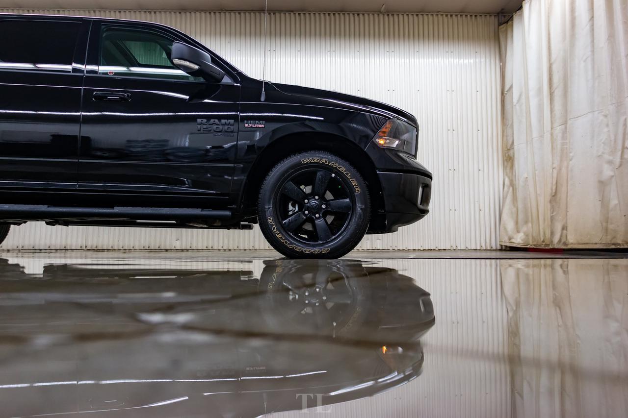 2019 Ram 1500 4x4 Crew Cab Classic Black Pkg. Roof BCam Red Deer AB