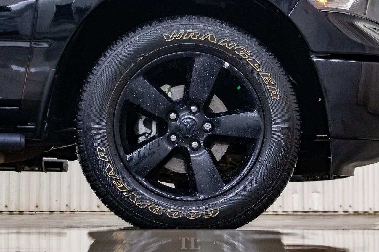 2019 Ram 1500 4x4 Crew Cab Classic Black Pkg. Roof BCam Red Deer AB