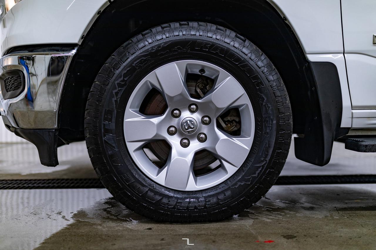 2019 Ram 1500 4x4 Crew Cab SXT Longbox BCam Topper Red Deer AB