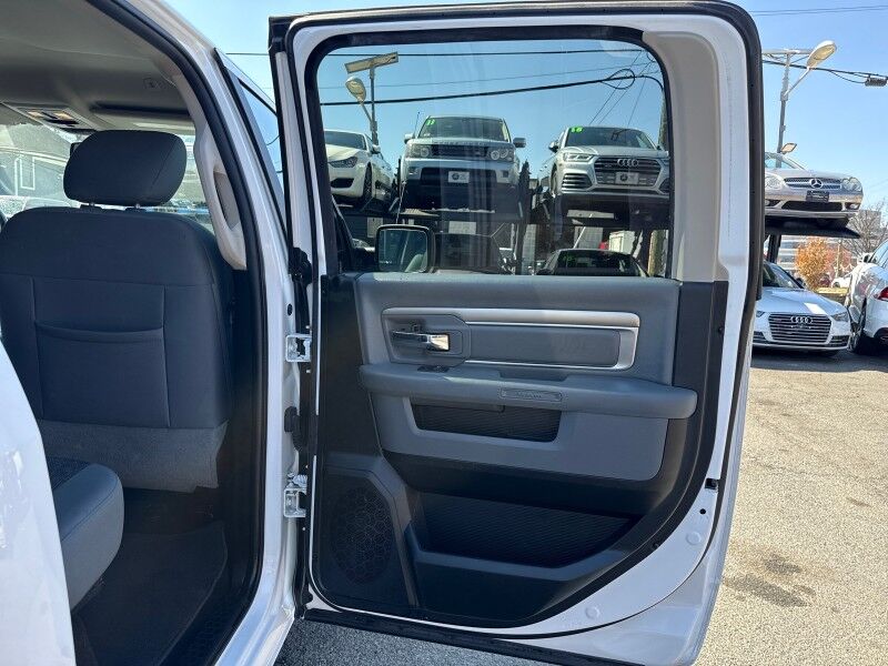2019 Ram 1500 Big Horn Crew Cab LB 4WD Arlington VA