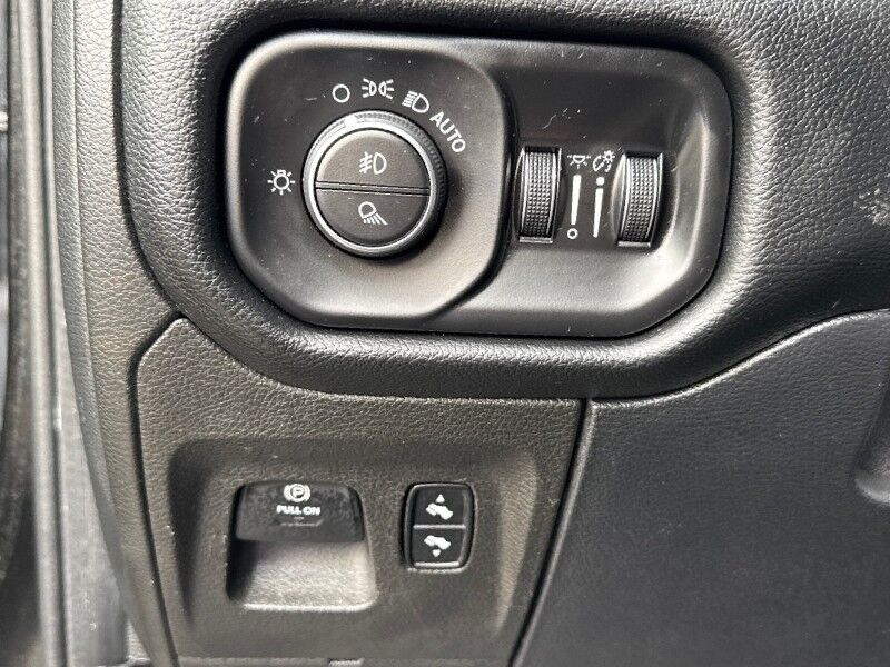 2019 Ram 1500 Big Horn/Lone Star 4WD 4D Quad Cab w/ Quick Order Package 25Z Bi Arlington VA