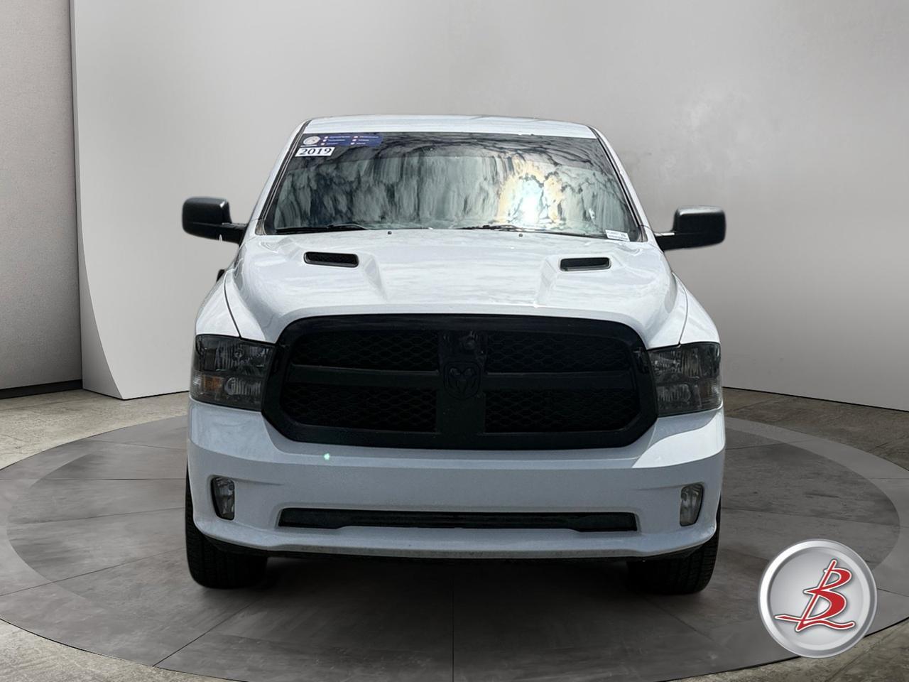 2019 Ram 1500 CLASSIC Crew Cab 4x4 Express Hemi