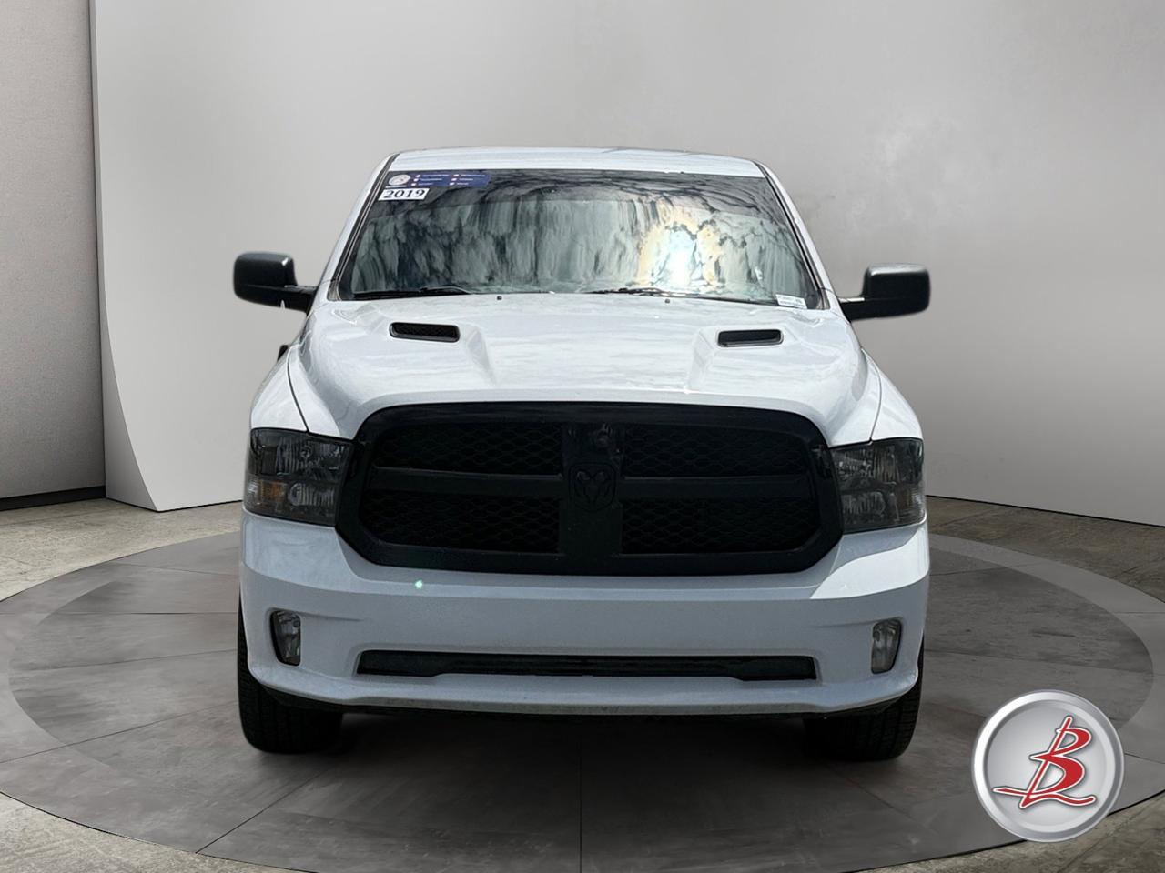 2019 Ram 1500 CLASSIC Crew Cab 4x4 Express Hemi