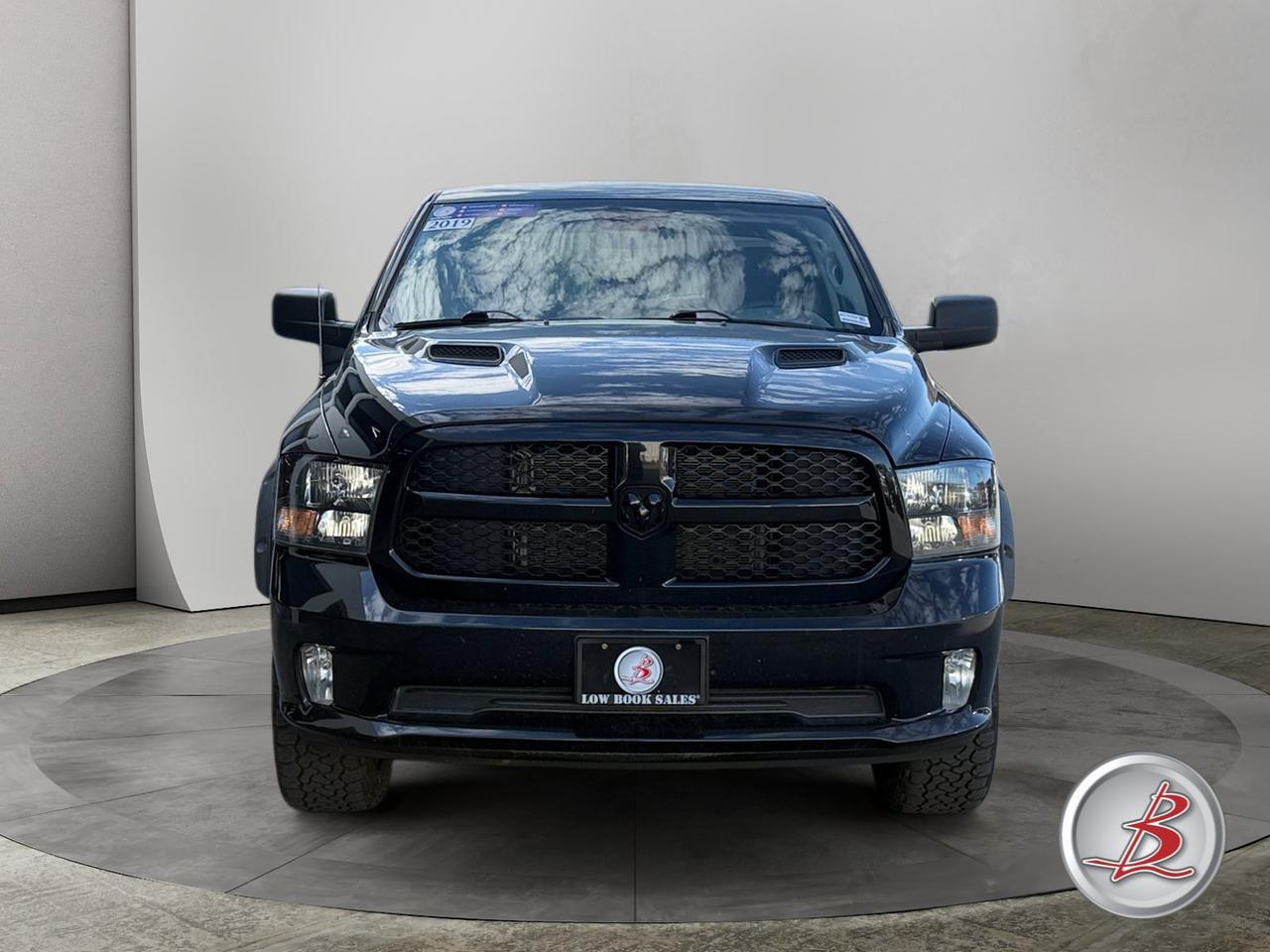 2019 Ram 1500 CLASSIC Crew Cab 4x4 Express Hemi