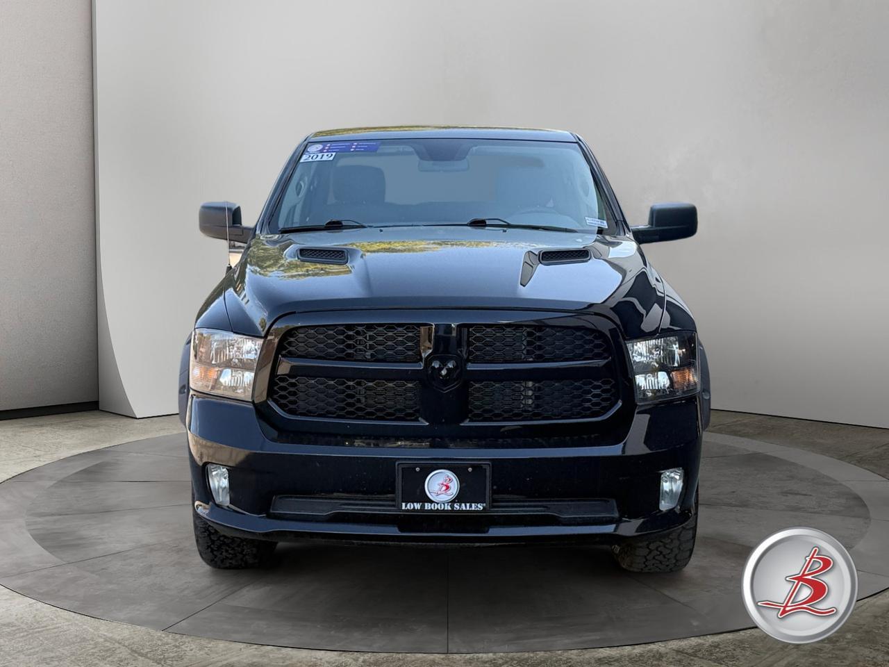 2019 Ram 1500 CLASSIC Crew Cab 4x4 Express Hemi