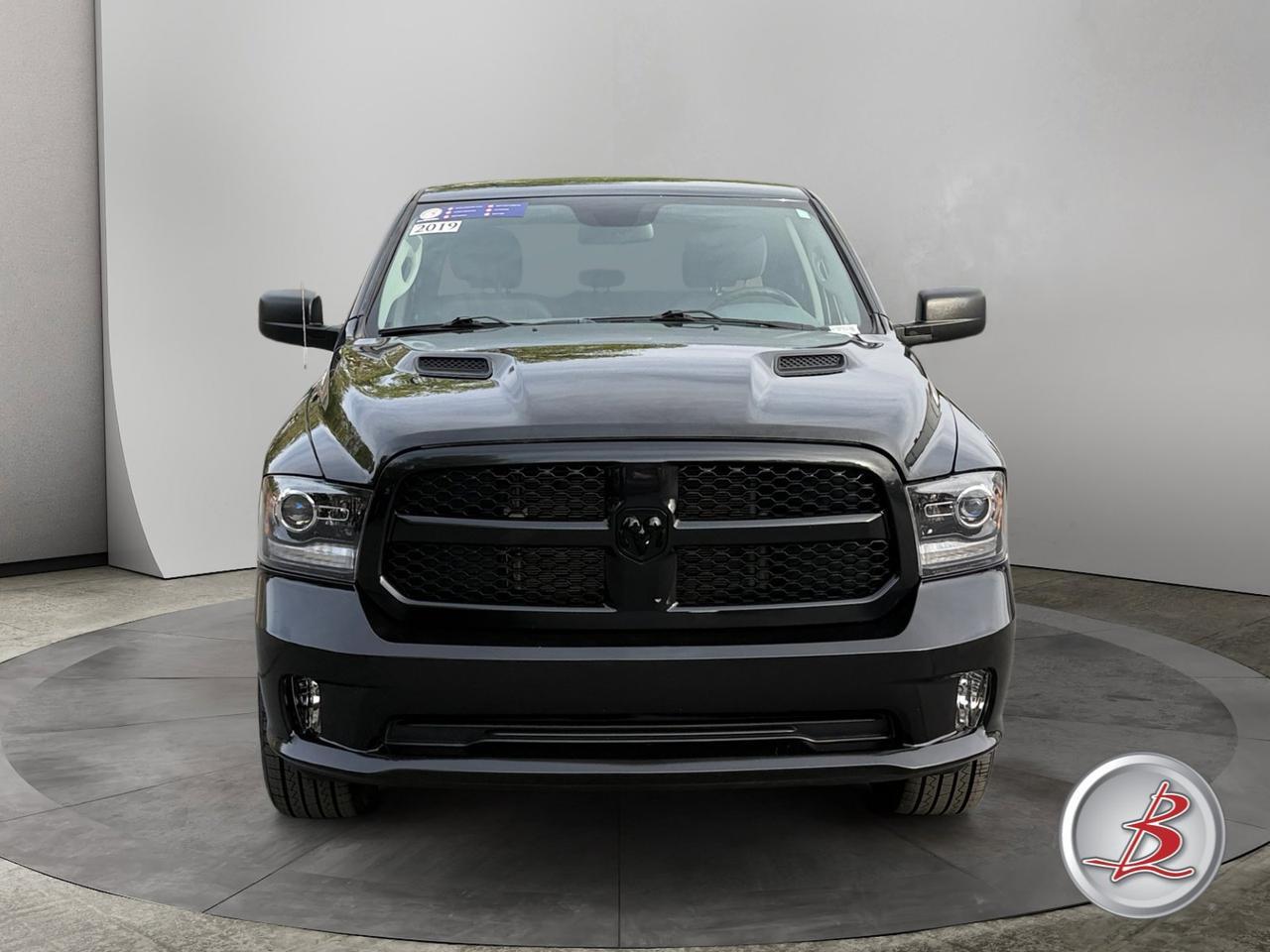 2019 Ram 1500 CLASSIC Crew Cab 4x4 Express Hemi