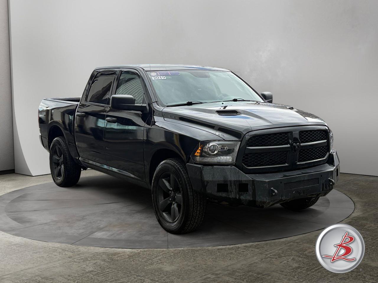2019 Ram 1500 CLASSIC Crew Cab 4x4 Express Hemi