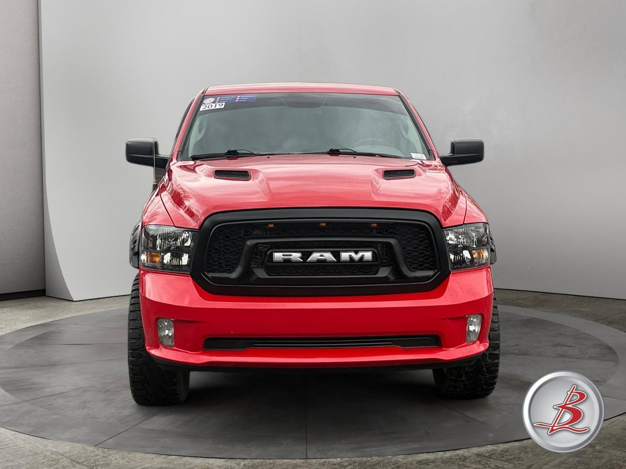 2019 Ram 1500 CLASSIC Crew  Cab 4x4 Express Hemi