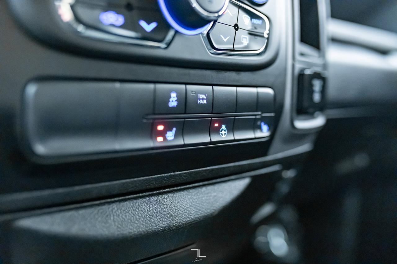 2019 Ram 1500 Classic 4x4 Crew Cab Express BCam Red Deer AB