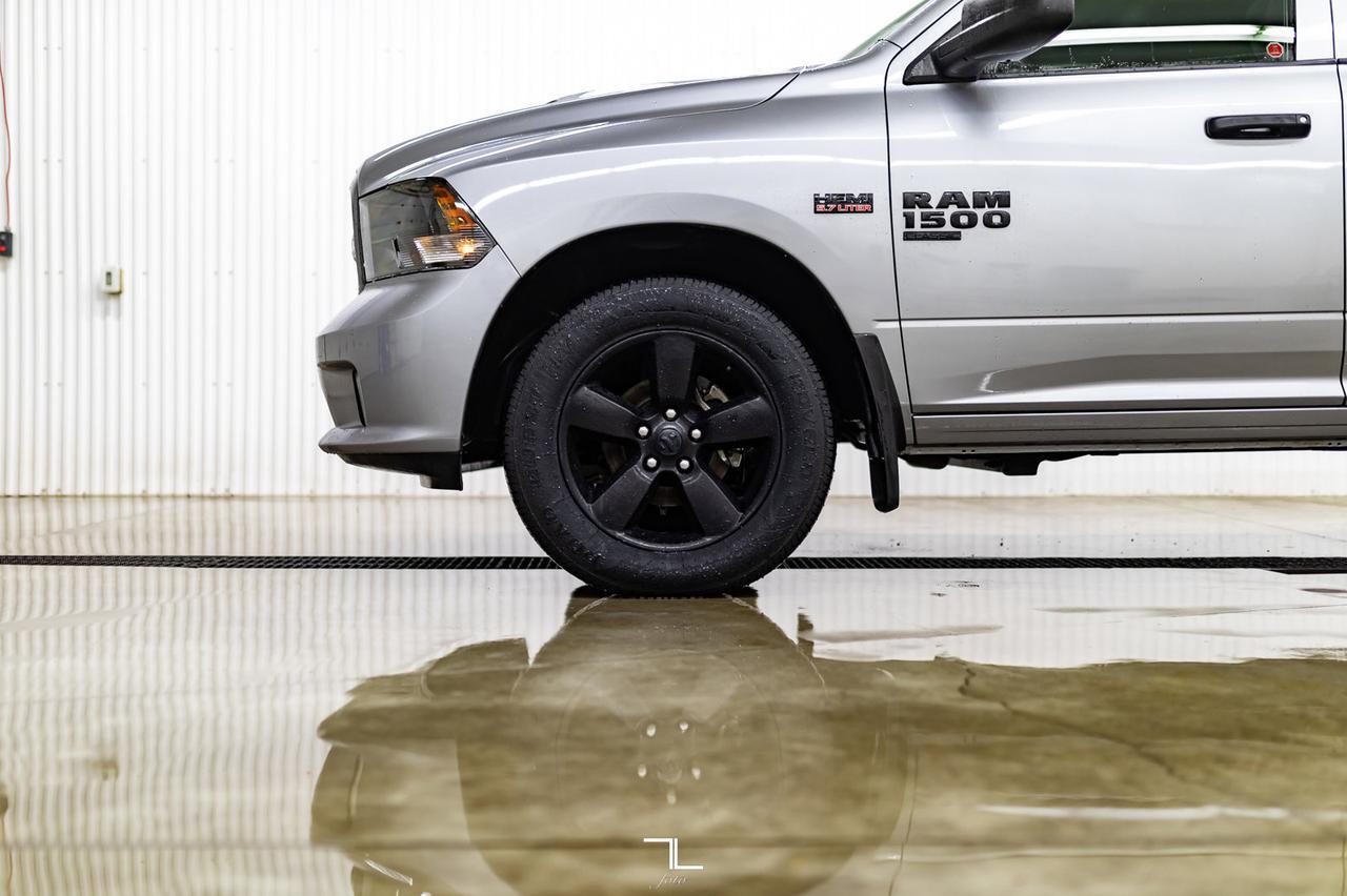 2019 Ram 1500 Classic 4x4 Crew Cab Express Night BCam Red Deer AB