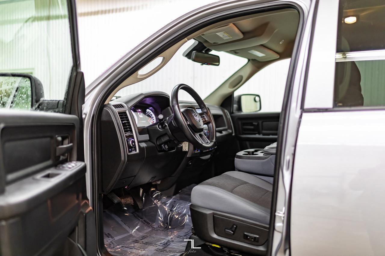 2019 Ram 1500 Classic 4x4 Crew Cab Express Night BCam Red Deer AB