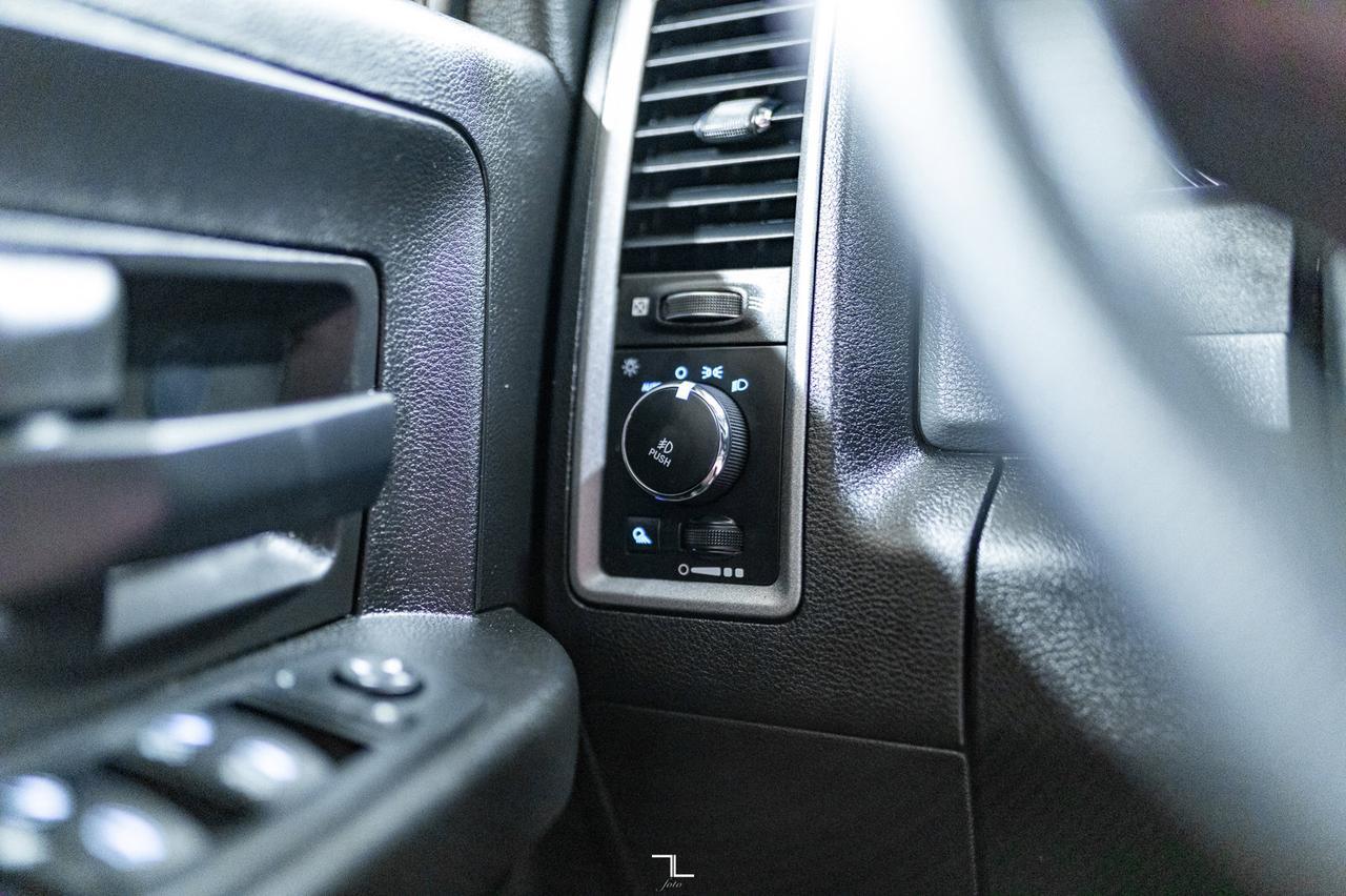 2019 Ram 1500 Classic 4x4 Crew Cab Express Night BCam Red Deer AB