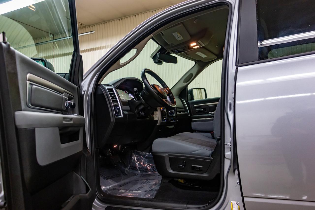 2019 Ram 1500 Classic 4x4 Crew Cab SLT EcoDiesel BCam Red Deer AB