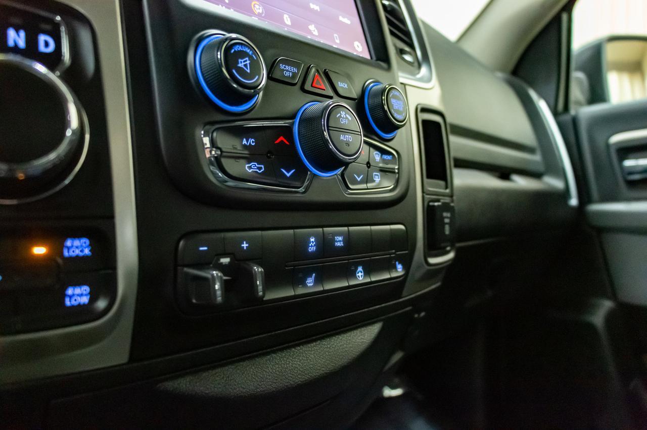 2019 Ram 1500 Classic 4x4 Crew Cab SLT EcoDiesel BCam Red Deer AB