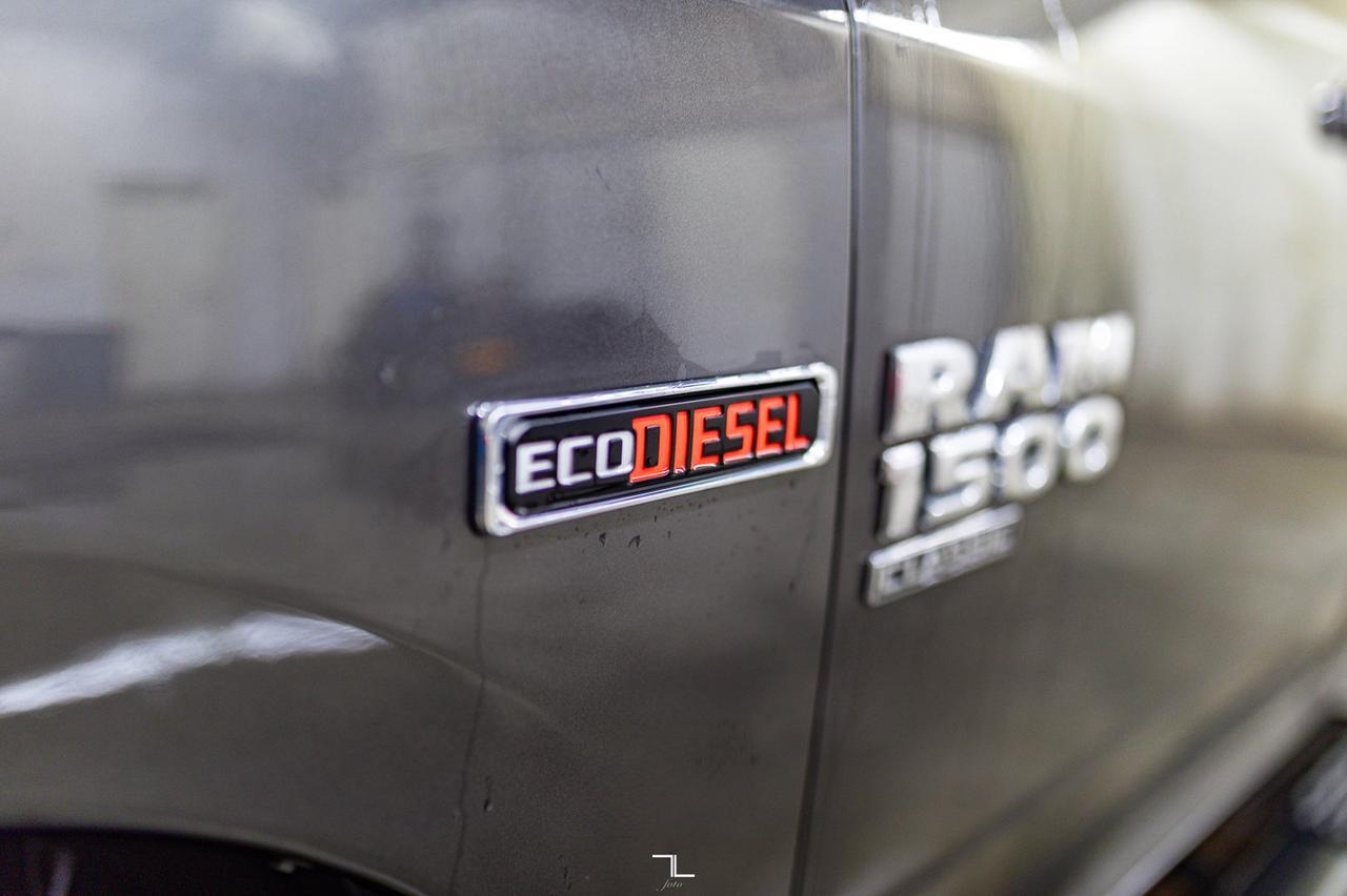 2019 Ram 1500 Classic 4x4 Crew Cab SLT EcoDiesel Roof BCam Red Deer AB