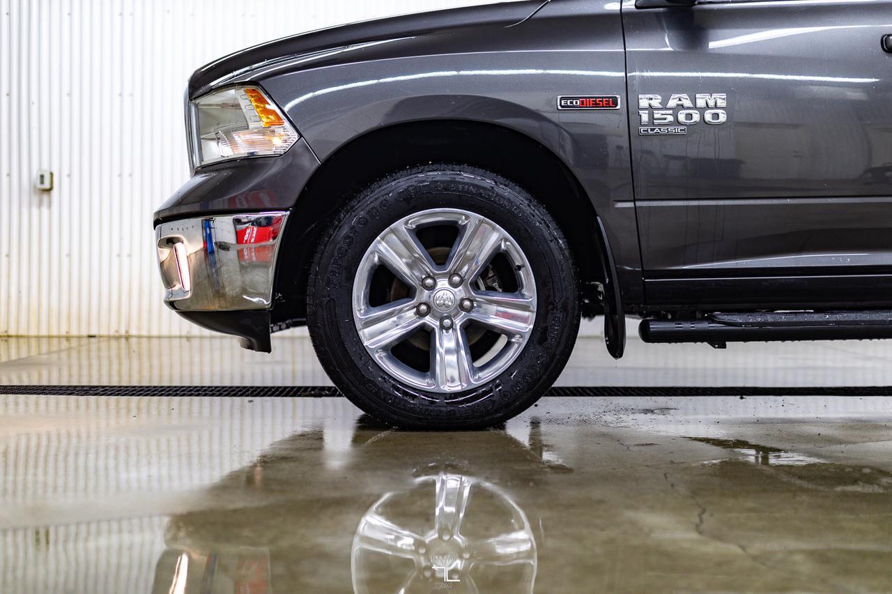 2019 Ram 1500 Classic 4x4 Crew Cab SLT EcoDiesel Roof BCam Red Deer AB