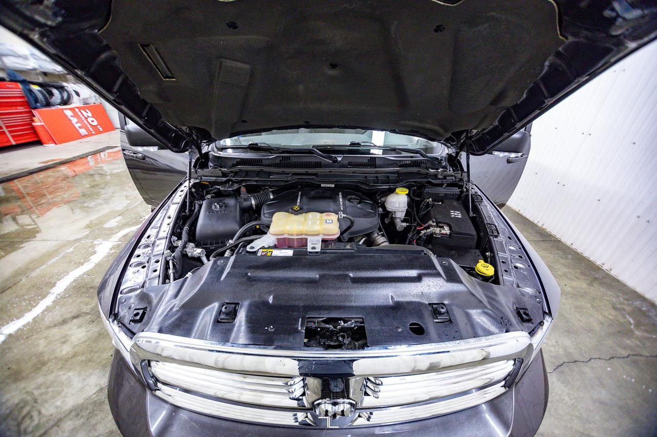 2019 Ram 1500 Classic 4x4 Crew Cab SLT EcoDiesel Roof BCam Red Deer AB