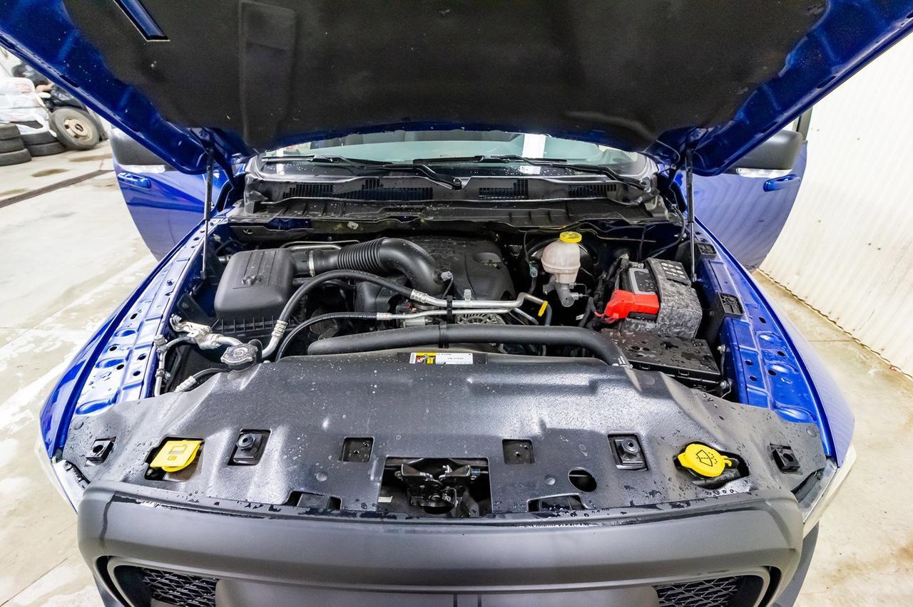 2019 Ram 1500 Classic 4x4 Crew Cab SLT Warlock Leather Nav BCam Red Deer AB