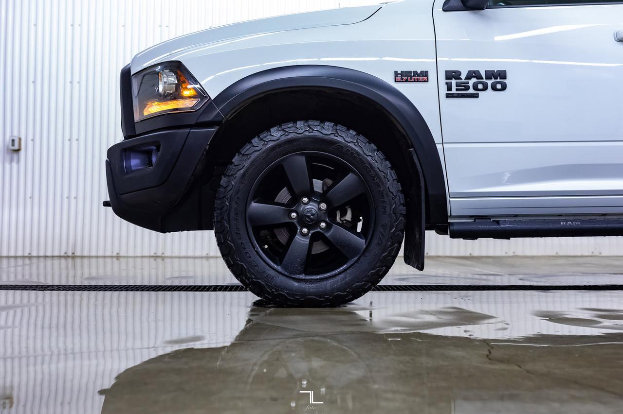 2019 Ram 1500 Classic 4x4 Crew Cab Warlock Roof BCam Red Deer AB
