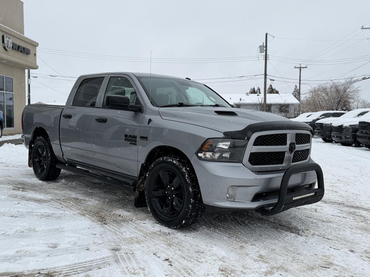 2019 Ram 1500 Classic Express Blackout Crew Cab 4x4 | HEMI V8 | Front Bench | Heated Seats | Backup Camera Redwater AB