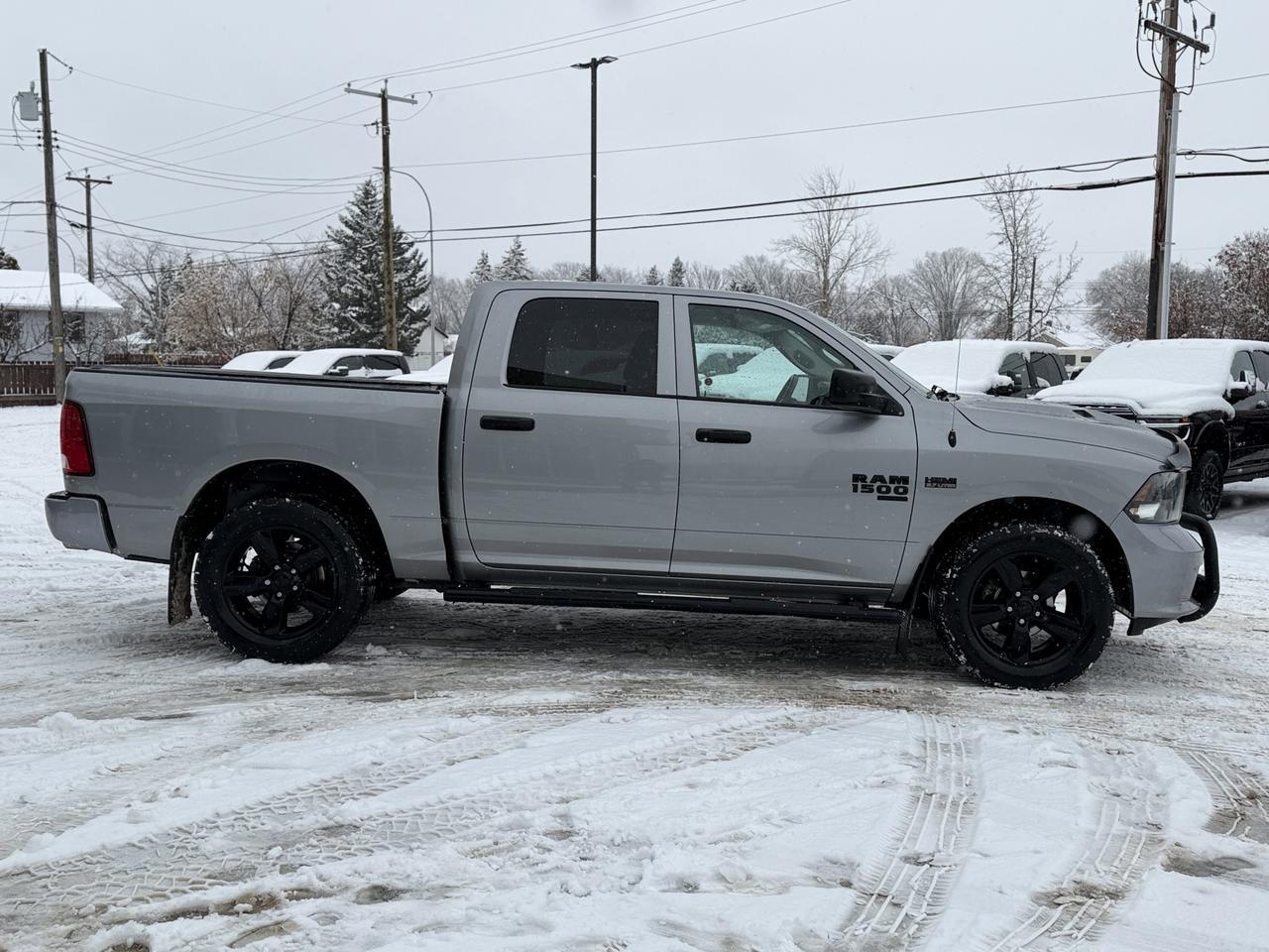2019 Ram 1500 Classic Express Blackout Crew Cab 4x4 | HEMI V8 | Front Bench | Heated Seats | Backup Camera Redwater AB
