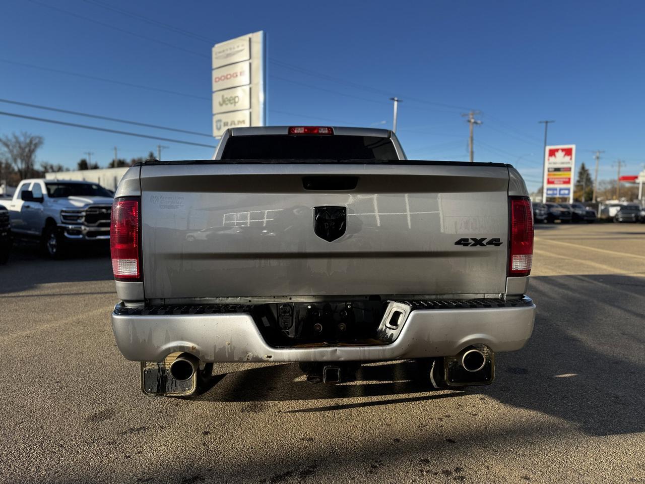 2019 Ram 1500 Classic Express Blackout Crew Cab 4x4 | HEMI V8 | Front Bench | Heated Seats | Backup Camera Redwater AB
