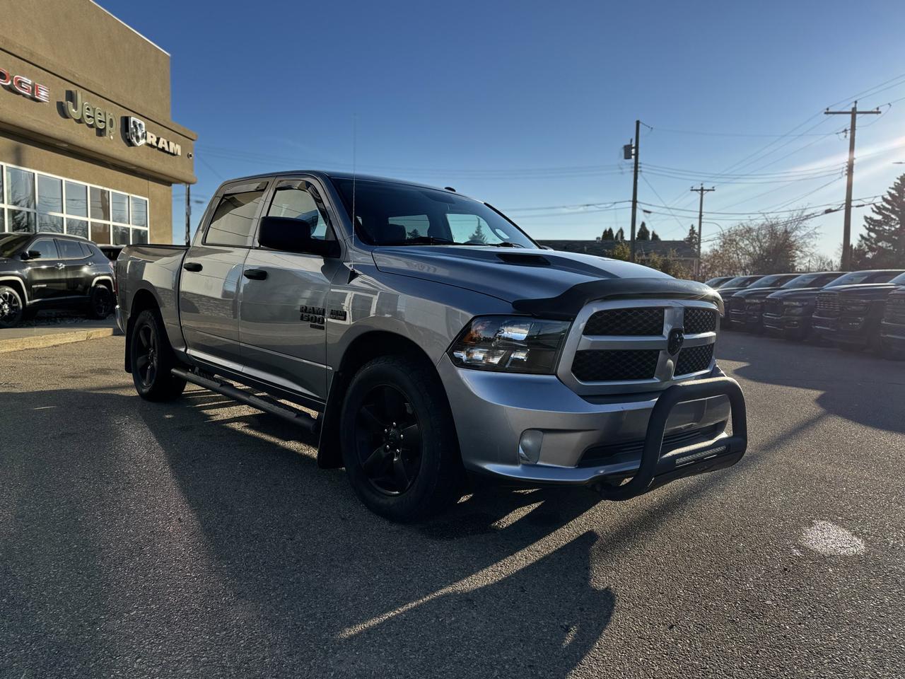 2019 Ram 1500 Classic Express Blackout Crew Cab 4x4 | HEMI V8 | Front Bench | Heated Seats | Backup Camera Redwater AB