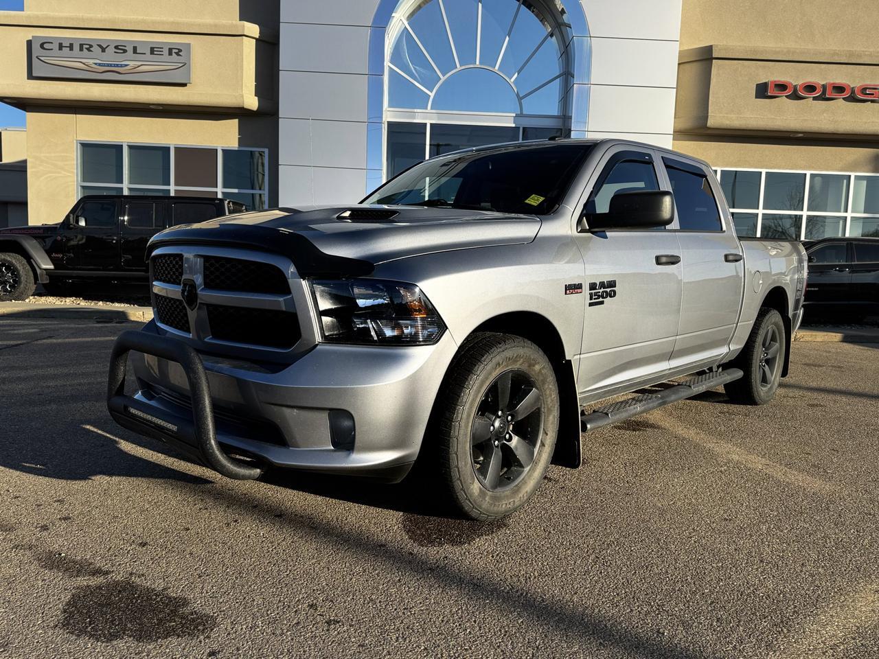 2019 Ram 1500 Classic Express Blackout Crew Cab 4x4 | HEMI V8 | Front Bench | Heated Seats | Backup Camera Redwater AB